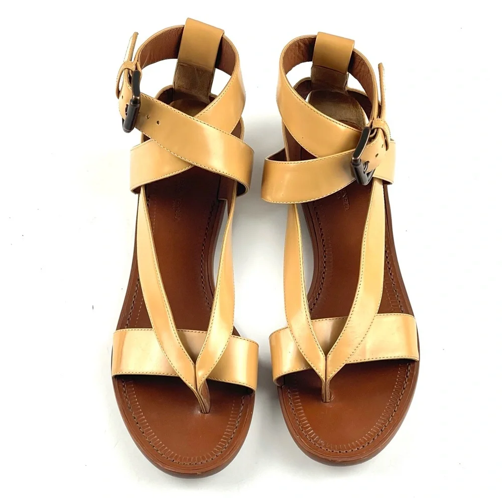 Bottega Veneta Beige Leather V Strap Flat Sandals Size 38 (7US) - Picture 11 of 13